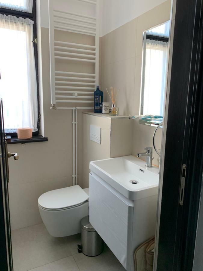 English Apartment Craiova Eksteriør billede