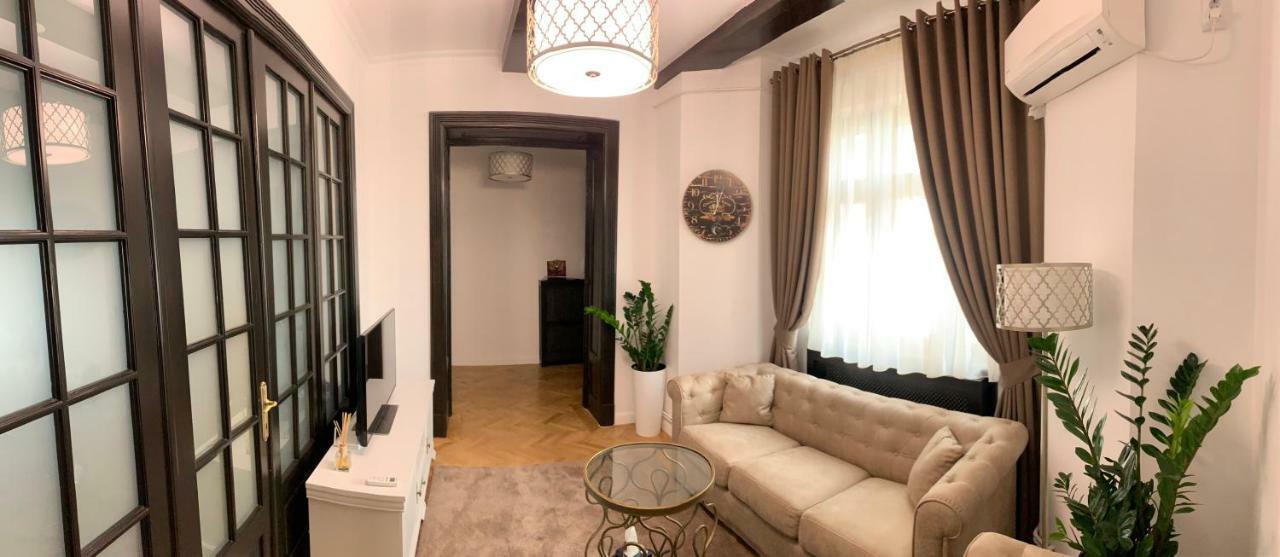 English Apartment Craiova Eksteriør billede